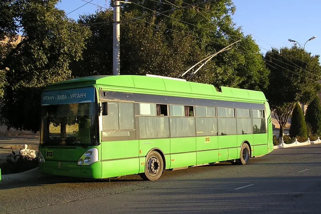 Urganch — Xiva: 35 km uchun trolleybus, taksi va hamroh mashinalar