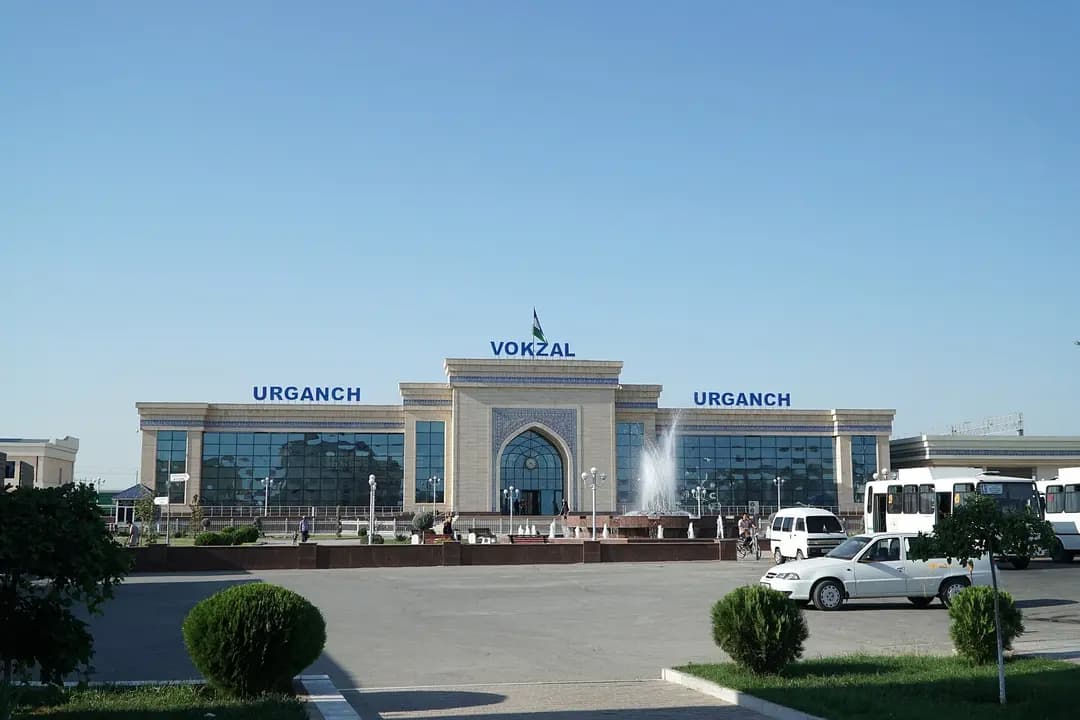 Ургенч — Хазарасп: дорога вдоль Амударьи к старинной крепости