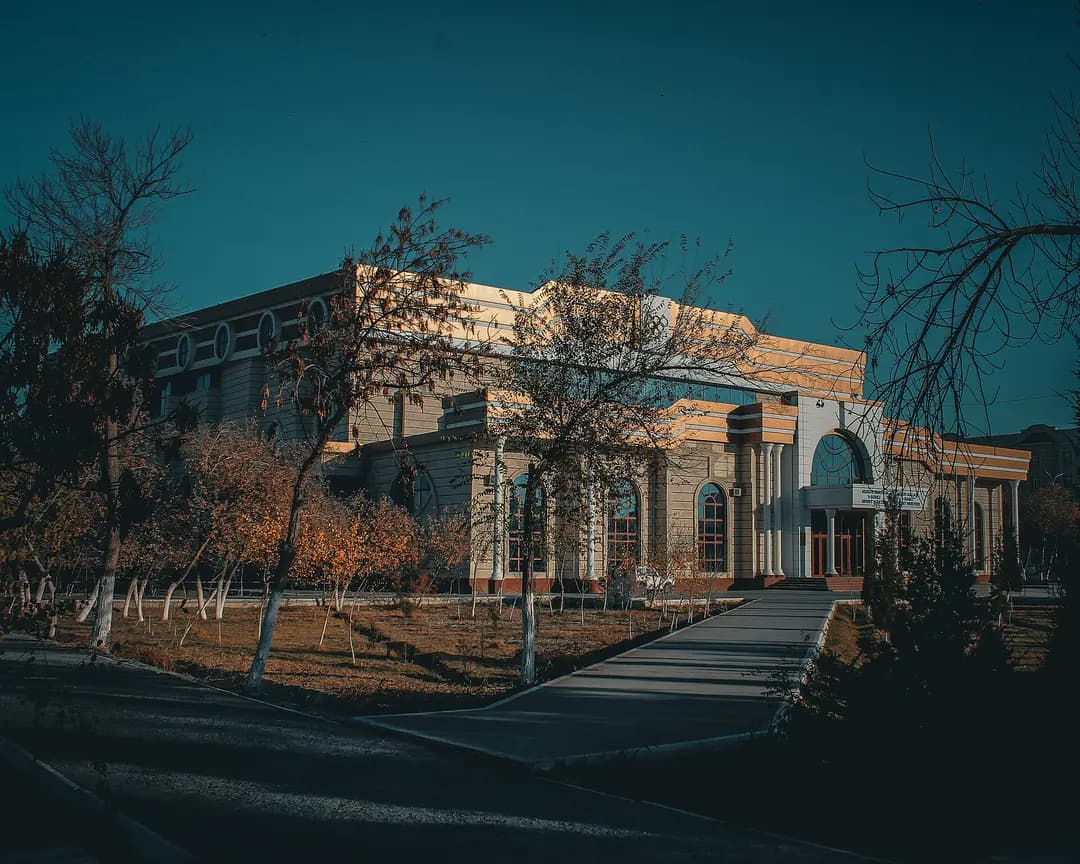 Nukus — Beruniy: Ellikqala qal'alariga qanday borish