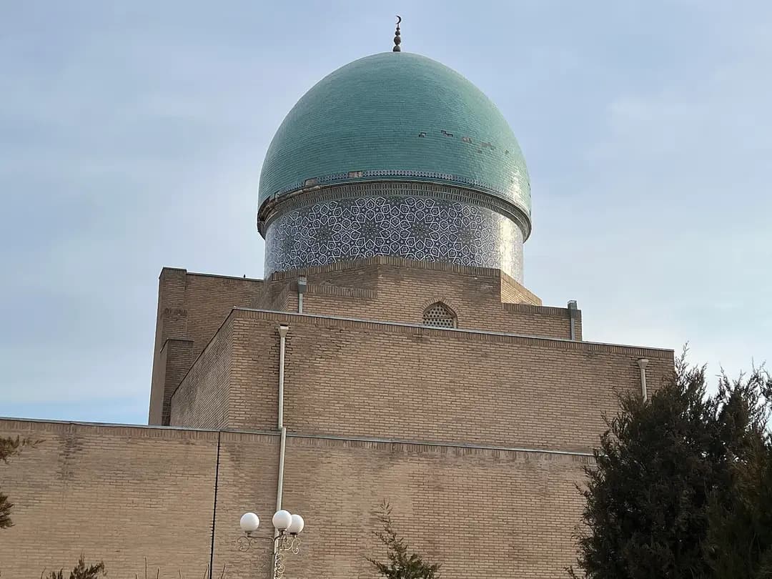 Odina masjidi va Ko'k gumbaz: eski Qarshi bo'ylab sayr