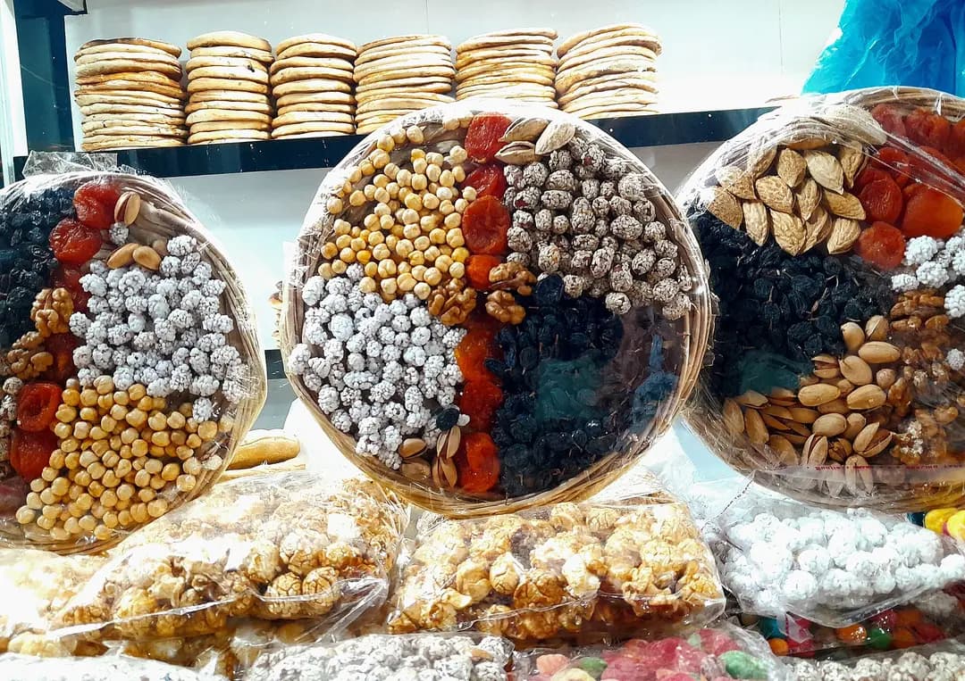 Quruq mevalar va yong'oqlar: bozorda qanday tanlash kerak