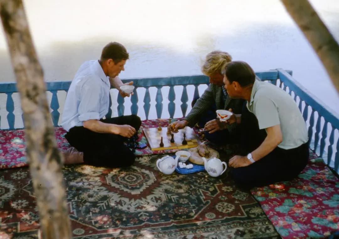 Toshkent — Samarqand yo'lida qayerda ovqatlanish mumkin