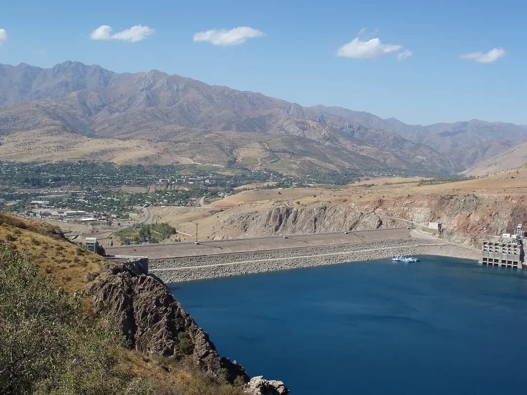 Charvak Reservoir: Beaches, Guesthouses and Time on the Water